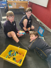 Room 19 goes full robo-brick mode!